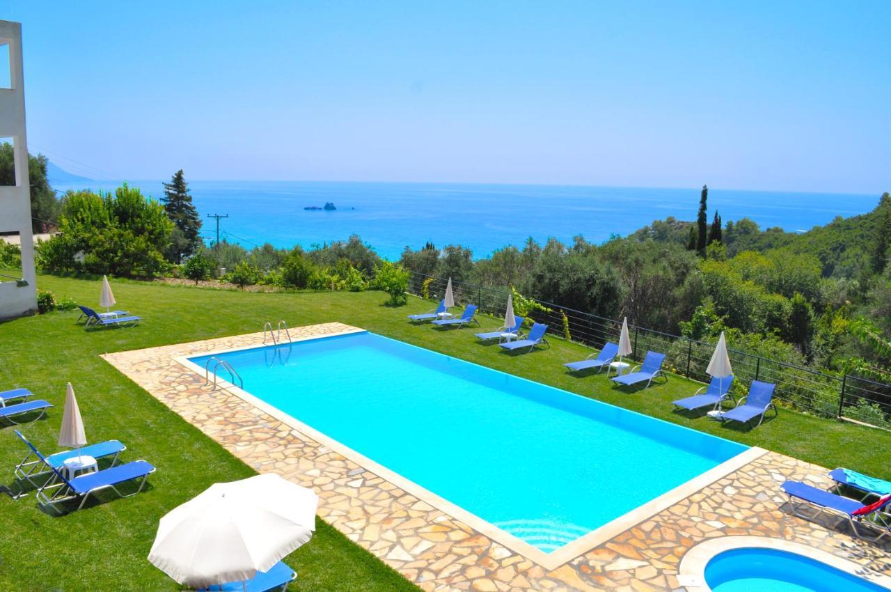 Large Apartment By The Pool - Pelekas Beach, Corfu Exteriör bild