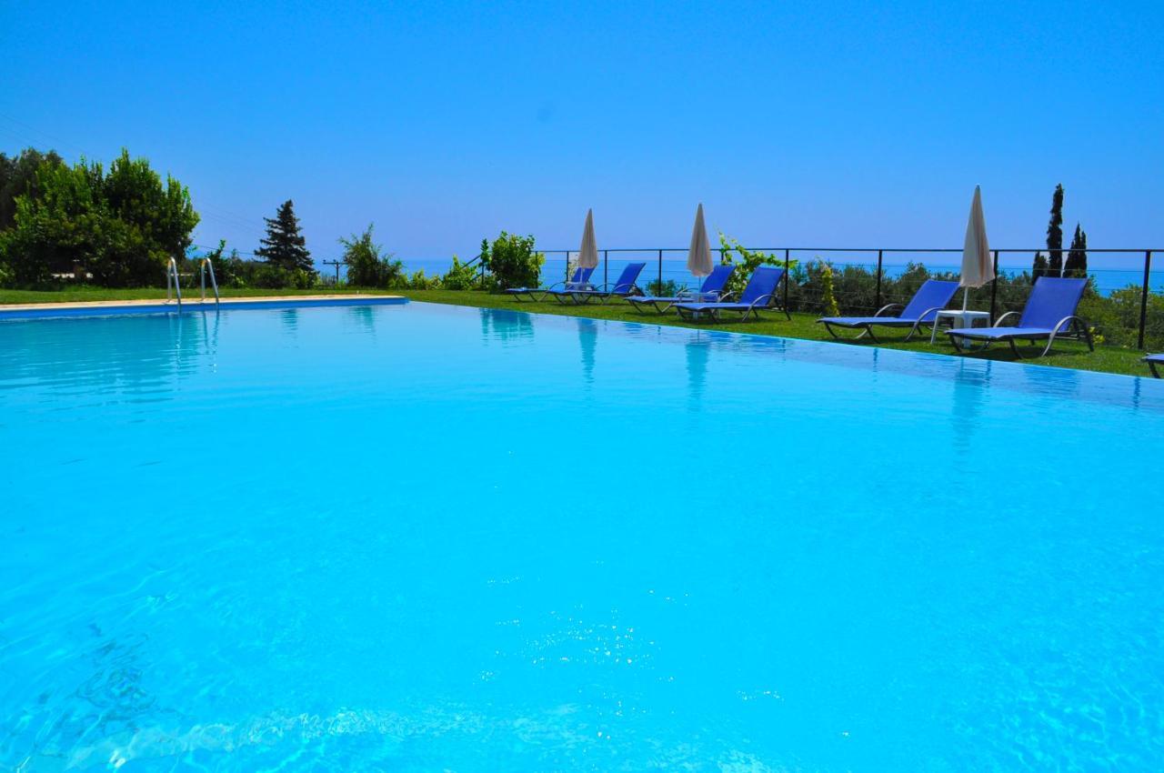 Large Apartment By The Pool - Pelekas Beach, Corfu Exteriör bild
