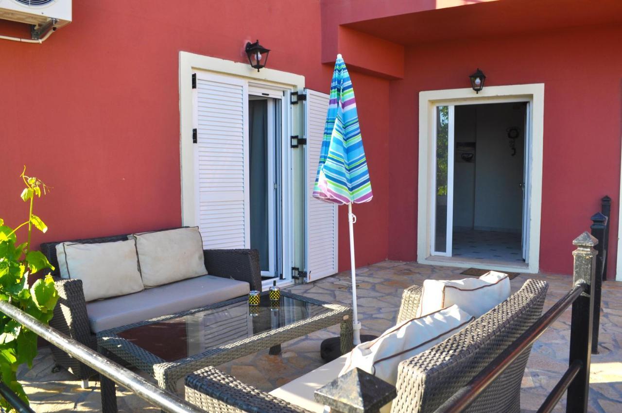 Large Apartment By The Pool - Pelekas Beach, Corfu Exteriör bild