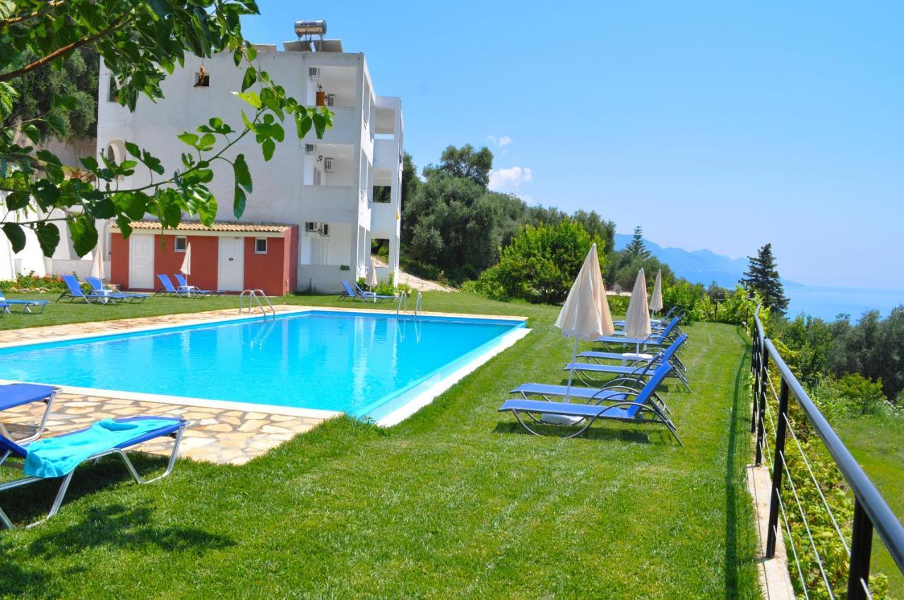 Large Apartment By The Pool - Pelekas Beach, Corfu Exteriör bild
