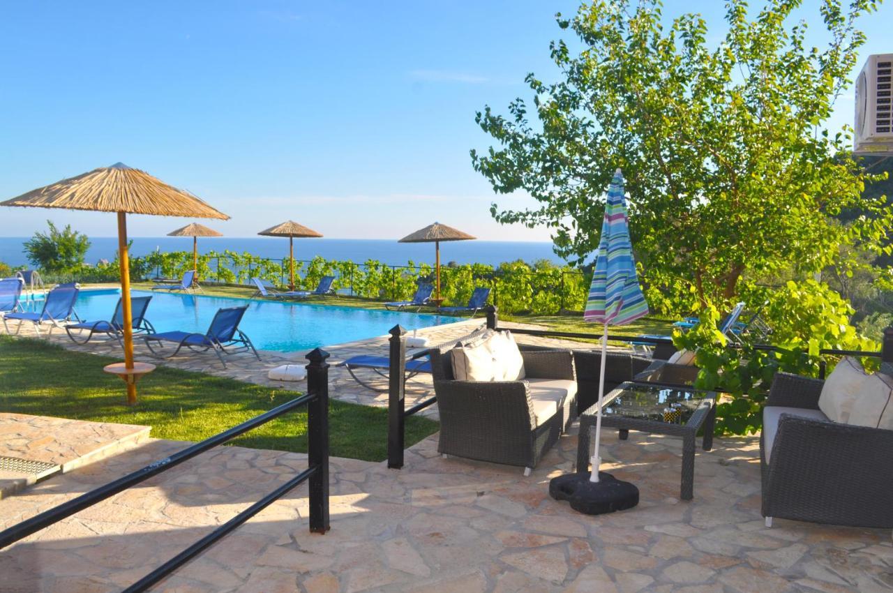 Large Apartment By The Pool - Pelekas Beach, Corfu Exteriör bild