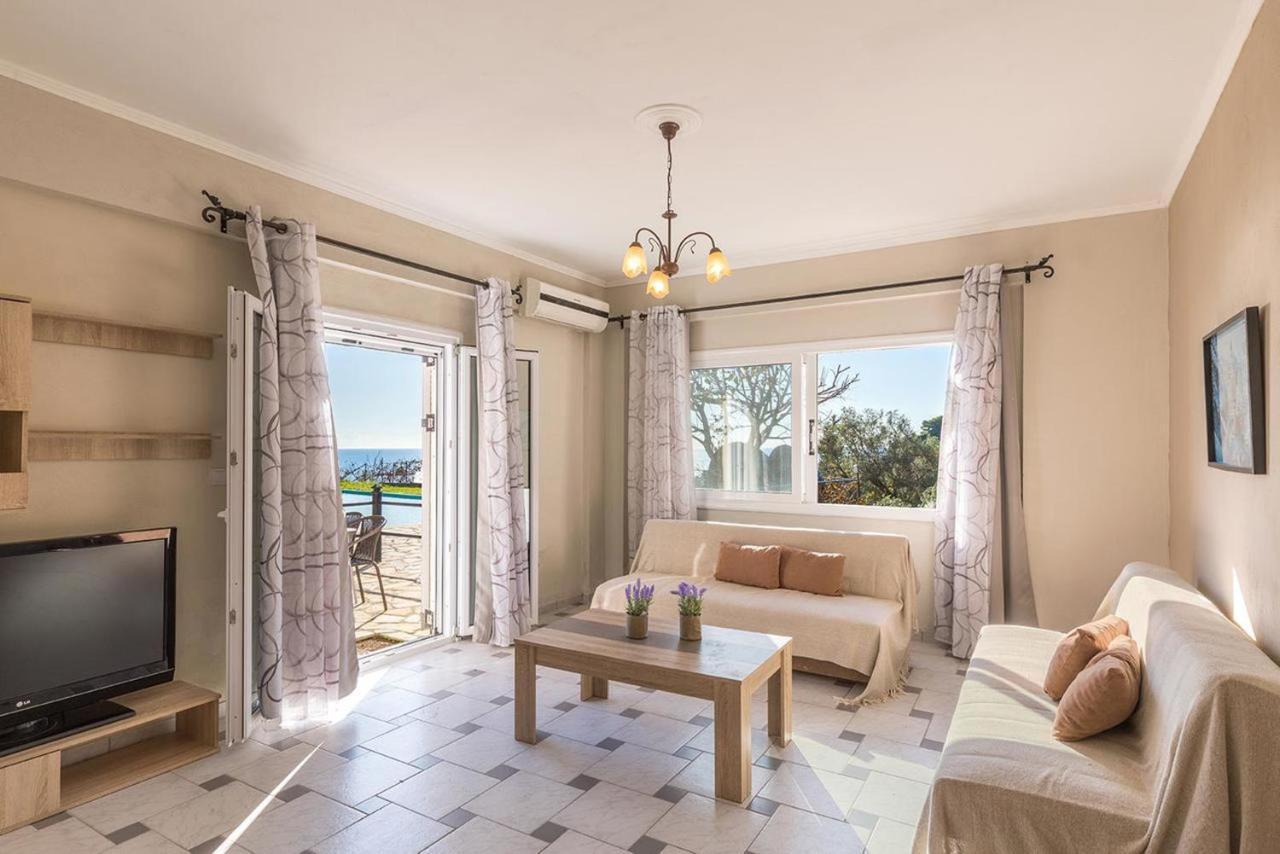 Large Apartment By The Pool - Pelekas Beach, Corfu Exteriör bild
