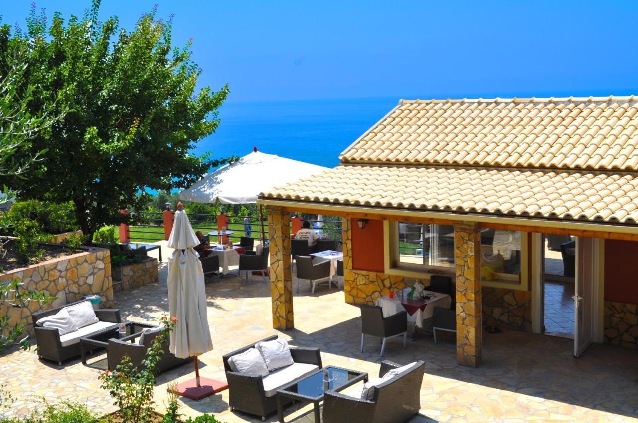 Large Apartment By The Pool - Pelekas Beach, Corfu Exteriör bild