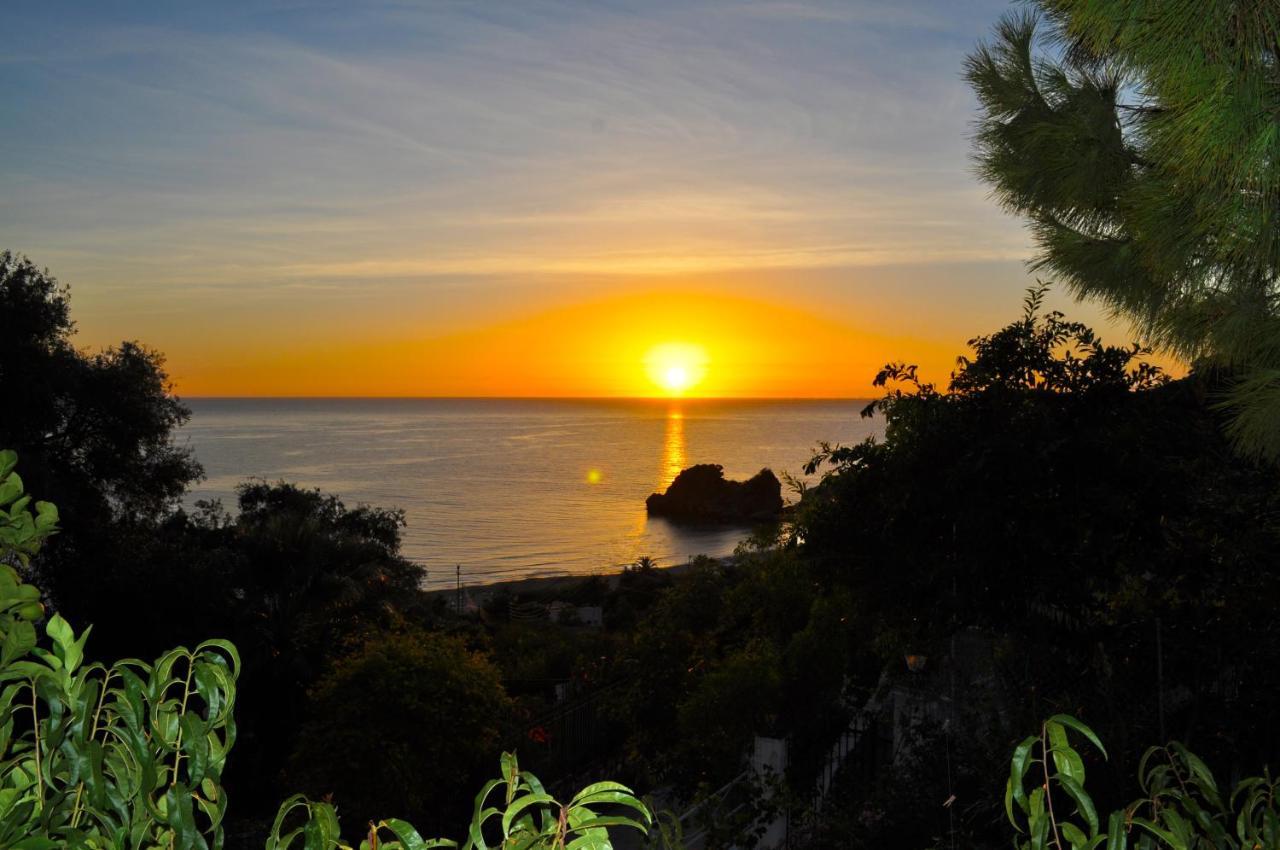 Large Apartment By The Pool - Pelekas Beach, Corfu Exteriör bild